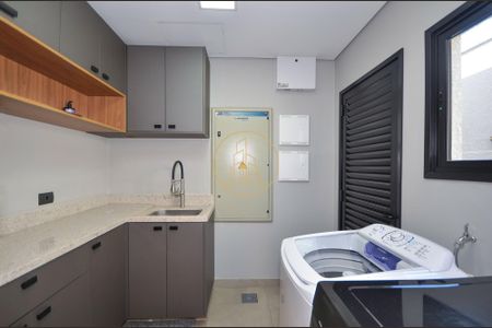 37_photo/94dce4b0af.f541d6c8e7c04d7e-ATLAS-f5e70d6f-a0a4-47d3-9c29-54ff70135b6a.jpg de casa à venda com 3 quartos, 213m² em Fanny, Curitiba