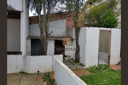 8_photo/94dce4b149.d505c9d9834fda44-ATLAS-6292b1df-5c1f-4364-8bcc-6bf944b072fb.jpg de casa à venda com 3 quartos, 72m² em Fanny, Curitiba