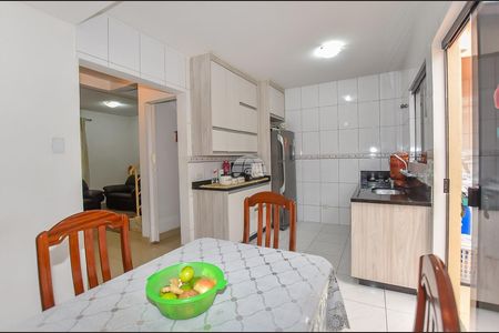 3_photo/94dce4b14f.3fa9b6a4e555e54b-ATLAS-09655905-be4d-48a6-b2a5-1b996b917a63.jpg de casa à venda com 3 quartos, 179m² em Fanny, Curitiba