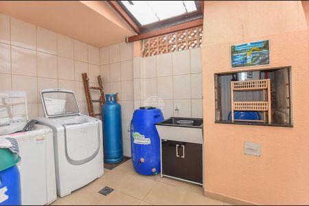 6_photo/94dce4b14f.3fa9b6a4e555e54b-ATLAS-284e49b8-c480-4b28-a76a-ed73151e34dd.jpg de casa à venda com 3 quartos, 179m² em Fanny, Curitiba