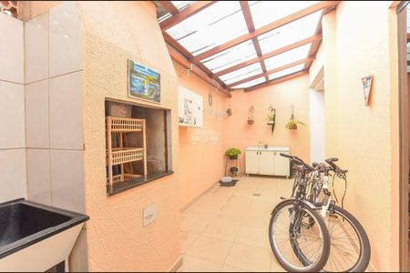 7_photo/94dce4b14f.3fa9b6a4e555e54b-ATLAS-64e9c399-c24b-474e-ab7b-ca7f37e5274b.jpg de casa à venda com 3 quartos, 179m² em Fanny, Curitiba