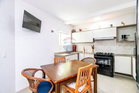 3_photo/94dce4b2f3.2600e2030c9c1896-ATLAS-2c77f7df-8576-4bb4-8996-afa3a29c7da8.jpg de casa à venda com 3 quartos, 1280m² em Fanny, Curitiba