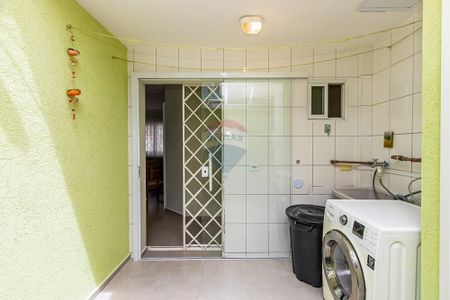 12_photo/94dce4b2f3.2600e2030c9c1896-ATLAS-49683f8f-db6a-4f31-9fa9-cb0729945da1.jpg de casa à venda com 3 quartos, 1280m² em Fanny, Curitiba