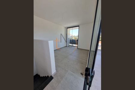 2_photo/94dce4b58f.fbcd7a2e7ac63d93-ATLAS-c7ced660-e181-4442-bd89-abedfa64af59.jpg de casa à venda com 3 quartos, 138m² em Hauer, Curitiba