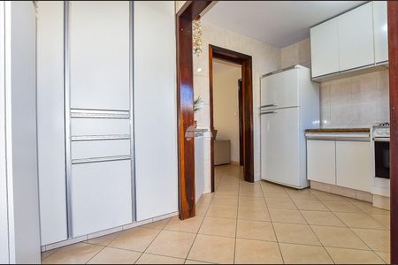 10_photo/94dce4b973.6721d330cc8d7611-ATLAS-e174e11f-8665-4985-9815-49e3222b5e3d.jpg de casa à venda com 3 quartos, 183m² em Lindoia, Curitiba