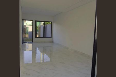 17_photo/94dce4ba27.2f15d505e37c7ac5-ATLAS-d26c816c-8587-421d-b29e-6cb02f0acde7.jpg de casa à venda com 3 quartos, 135m² em Lindoia, Curitiba