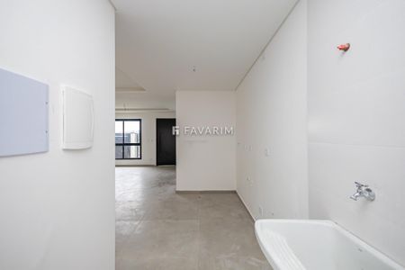 47_photo/94dce4bb31.ec8758d20009ae41-ATLAS-8e4c603b-78cb-46f6-b38d-2964d47a1e31.jpg de casa de condomínio à venda com 3 quartos, 125m² em Lindoia, Curitiba