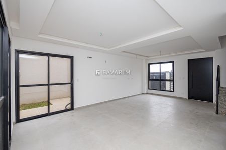 3_photo/94dce4bb31.ec8758d20009ae41-ATLAS-a9aa888e-c2cd-4617-bccf-90e2c0b64eef.jpg de casa de condomínio à venda com 3 quartos, 125m² em Lindoia, Curitiba