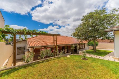 4_photo/94dce4bb39.fc71c6367f0f28fd-ATLAS-b4e0e7b7-721a-466a-84a5-462a835be028.jpg de casa à venda com 5 quartos, 300m² em Lindoia, Curitiba