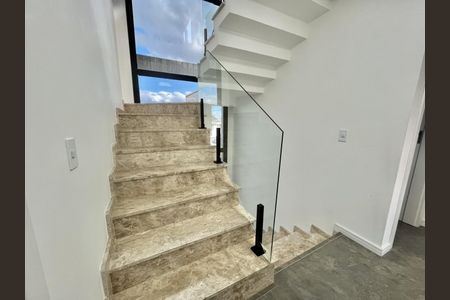 8_photo/94dce4bbef.f9380c9edbc4d96c-ATLAS-b35c8178-042b-445a-8577-7fc6e26213d9.jpg de casa à venda com 3 quartos, 157m² em Lindoia, Curitiba