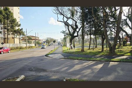 11_photo/94dce4bca7.06dc843f7cd1b20a-ATLAS-e17666cb-bd5f-4ead-8601-7988ff9ab107.jpg de apartamento para alugar com 2 quartos, 57m² em Lindoia, Curitiba