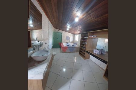 10_photo/94dce4bf7b.22a4b3358a186ae1-ATLAS-5a3952ff-d21d-416a-bce3-53a67f739d83.jpg de casa à venda com 3 quartos, 210m² em Guaíra, Curitiba