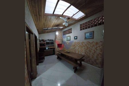 11_photo/94dce4bf7b.22a4b3358a186ae1-ATLAS-68404b86-e496-400c-a433-3c6cf3dc4e97.jpg de casa à venda com 3 quartos, 210m² em Guaíra, Curitiba