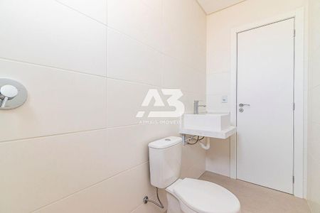 38_photo/94dce4ca55.1463d70521bc8e9f-ATLAS-304229be-77e8-4012-b2bc-c2b2fe230525.jpg de casa à venda com 3 quartos, 105m² em Hauer, Curitiba