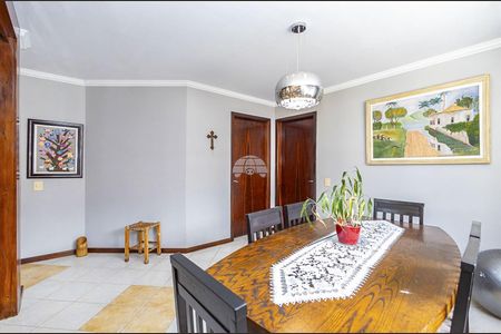5_photo/94dce4cb5d.ead0744c2329e0c8-ATLAS-1b8352bd-6f93-4143-8b8c-a9d103e31a10.jpg de casa à venda com 4 quartos, 322m² em Hauer, Curitiba