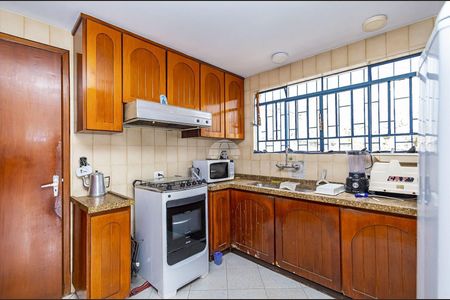 19_photo/94dce4cb5d.ead0744c2329e0c8-ATLAS-2ba7c7a8-2f79-47a3-867e-a49f20b19aa3.jpg de casa à venda com 4 quartos, 322m² em Hauer, Curitiba