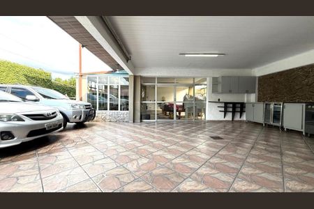 2_photo/94dce4cb5f.8112f57c7da29d24-ATLAS-8ad53f30-647e-4461-aa95-af76aef89d7f.jpg de casa à venda com 3 quartos, 313m² em Hauer, Curitiba