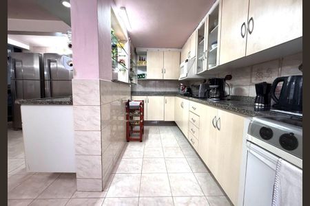 31_photo/94dce4cb5f.8112f57c7da29d24-ATLAS-e3a0630b-6529-4839-a6de-ad26d2575676.jpg de casa à venda com 3 quartos, 313m² em Hauer, Curitiba