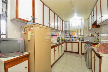 12_photo/94dce4ce79.8173e5075582fea6-ATLAS-99c133e9-ea29-4d88-82ea-7bef41743c19.jpg de casa à venda com 3 quartos, 350m² em Hauer, Curitiba