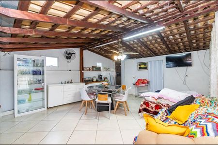 40_photo/94dce4d0df.fcd6e517dee17966-ATLAS-7707531e-feeb-4912-bdf2-3e7f9b312cfb.jpg de casa à venda com 3 quartos, 200m² em Hauer, Curitiba