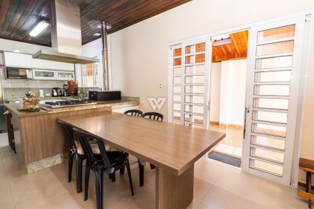 9_photo/94dce4d25f.effc73c8c58abb54-ATLAS-635d6d10-0c7f-4b67-b59a-d2b0726bf420.jpg de casa à venda com 4 quartos, 300m² em Hauer, Curitiba