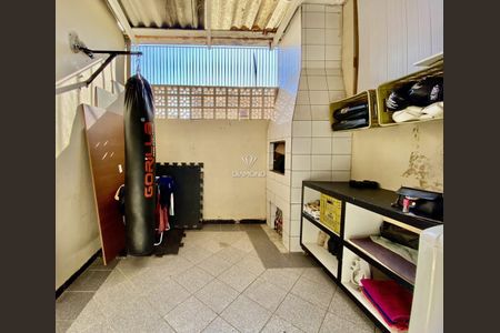 5_photo/94dce4d785.f997ba0f418ba11f-ATLAS-4cc862ec-4a31-4040-a732-c80612a3cc56.jpg de casa à venda com 2 quartos, 51m² em Guabirotuba, Curitiba