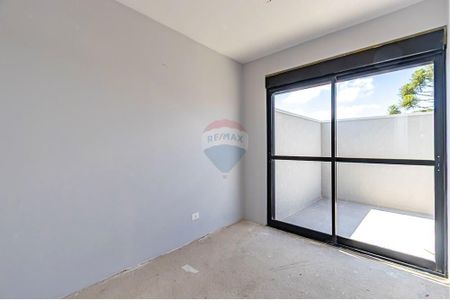 36_photo/94dce4d8b9.40d9156f2e18fdd4-ATLAS-1b10ba19-985a-4b6a-8c09-dbf0f3d7b018.jpg de casa à venda com 3 quartos, 163m² em Guabirotuba, Curitiba