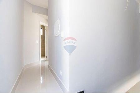 32_photo/94dce4d8b9.40d9156f2e18fdd4-ATLAS-58f26dfe-3e97-4ca2-9acb-e56558cc180a.jpg de casa à venda com 3 quartos, 163m² em Guabirotuba, Curitiba