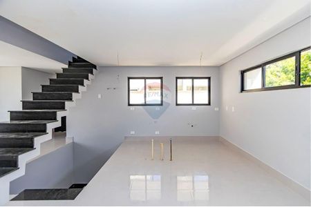 18_photo/94dce4d8b9.40d9156f2e18fdd4-ATLAS-86442107-e91a-409f-8626-ec1ee9bbb2a6.jpg de casa à venda com 3 quartos, 163m² em Guabirotuba, Curitiba