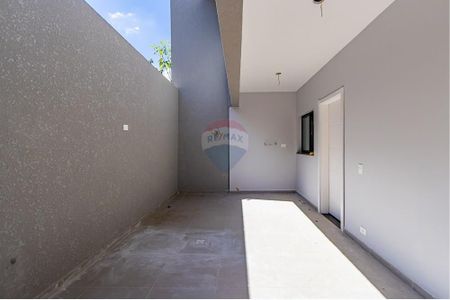 8_photo/94dce4d8b9.40d9156f2e18fdd4-ATLAS-9e464e33-29eb-407f-8614-178b5da8f9af.jpg de casa à venda com 3 quartos, 163m² em Guabirotuba, Curitiba