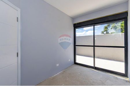 28_photo/94dce4d8b9.40d9156f2e18fdd4-ATLAS-a58c3ac4-bd41-4a35-ae96-ae89d9b31b5f.jpg de casa à venda com 3 quartos, 163m² em Guabirotuba, Curitiba