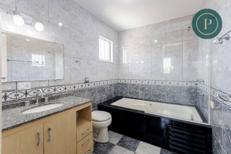 1_photo/94dce4d8c1.8f3f2a47dd94676f-ATLAS-9e0e47cd-168f-4660-8b77-7c1cc70654d9.jpg de casa à venda com 4 quartos, 130m² em Guabirotuba, Curitiba