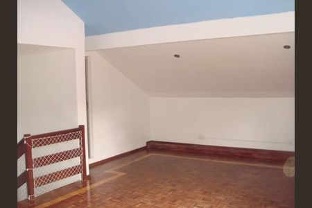 7_photo/94dce4d94b.e5c1dbf3952ec410-ATLAS-ec4b942b-cc9a-485b-a32e-aa011306f1f3.jpg de casa à venda com 3 quartos, 250m² em Guabirotuba, Curitiba