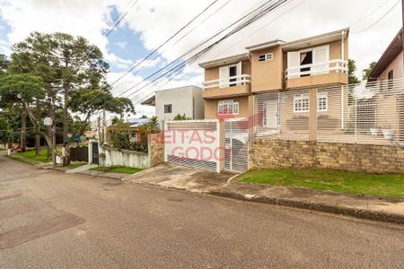 10_photo/94dce4ded5.a7b2593691b93303-ATLAS-e4e7dc87-9968-4846-bb2b-21f558c50df6.jpg de casa à venda com 4 quartos, 357m² em Guabirotuba, Curitiba