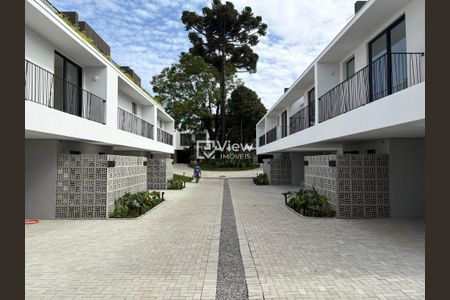 4_photo/94dce4df67.a64aef6598c47c00-ATLAS-c826a96a-52ee-4bac-b2bd-375eb904e74e.jpg de casa de condomínio à venda com 3 quartos, 158m² em Guabirotuba, Curitiba