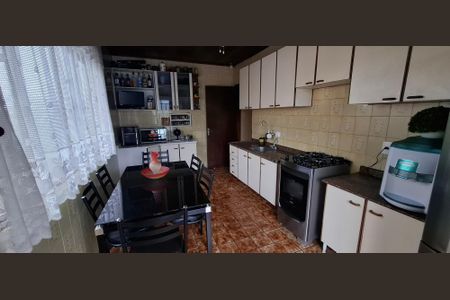 11_photo/94dce4df83.cb4a3f4e1d4d223a-ATLAS-9677197c-014a-49fb-84ae-a232be890786.jpg de casa à venda com 3 quartos, 91m² em Guabirotuba, Curitiba