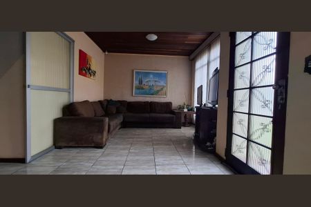 6_photo/94dce4df83.cb4a3f4e1d4d223a-ATLAS-c5c5154b-7e6d-494d-9254-6a35b04f53f4.jpg de casa à venda com 3 quartos, 91m² em Guabirotuba, Curitiba