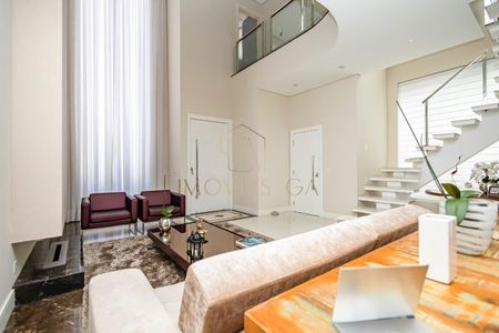 4_photo/94dce4dfdd.2ea09ee07a178c3f-ATLAS-10ecb6a4-83e4-4f66-b404-e1dd5e486686.jpg de casa à venda com 3 quartos, 282m² em Guabirotuba, Curitiba