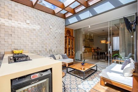 12_photo/94dce4dfdd.2ea09ee07a178c3f-ATLAS-e05a78fd-9a0c-49bb-88af-f2b97abfcc38.jpg de casa à venda com 3 quartos, 282m² em Guabirotuba, Curitiba