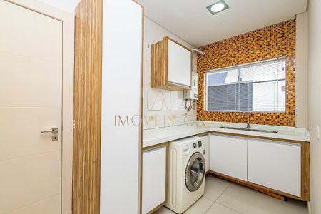 15_photo/94dce4dfdd.2ea09ee07a178c3f-ATLAS-f9e59da8-e673-47a9-be25-493b50691300.jpg de casa à venda com 3 quartos, 282m² em Guabirotuba, Curitiba