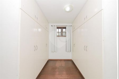 11_photo/94dce4e015.e9bc35269128f7e8-ATLAS-0b5eaf9d-c019-4748-aed3-57d171b39cf2.jpg de casa à venda com 5 quartos, 550m² em Guabirotuba, Curitiba