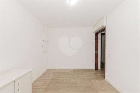 7_photo/94dce4e015.e9bc35269128f7e8-ATLAS-49b275e2-5e01-439d-81f6-1b165838b6b0.jpg de casa à venda com 5 quartos, 550m² em Guabirotuba, Curitiba