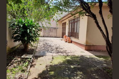 2_photo/94dce4e0d1.8cbbc6e43ead3576-ATLAS-6e26d078-a09a-49ce-af18-69d2d3a01222.jpg de casa à venda com 4 quartos, 143m² em Guabirotuba, Curitiba
