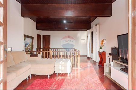 4_photo/94dce4e0f9.7dc29441a77b793f-ATLAS-0a186bcf-66e3-46c1-9b15-7477c0ca466e.jpg de casa à venda com 4 quartos, 298m² em Guabirotuba, Curitiba