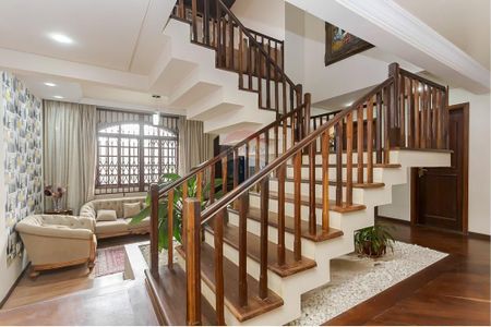 7_photo/94dce4e0f9.7dc29441a77b793f-ATLAS-18ce01df-a13f-4f79-960e-e471e7cf2453.jpg de casa à venda com 4 quartos, 298m² em Guabirotuba, Curitiba