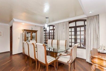 6_photo/94dce4e0f9.7dc29441a77b793f-ATLAS-2cfa6d67-fe83-4982-a238-3e61324820b0.jpg de casa à venda com 4 quartos, 298m² em Guabirotuba, Curitiba