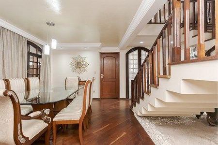 3_photo/94dce4e0f9.7dc29441a77b793f-ATLAS-3b2fe1db-d2e1-4e6a-bf85-10900aaa8e05.jpg de casa à venda com 4 quartos, 298m² em Guabirotuba, Curitiba