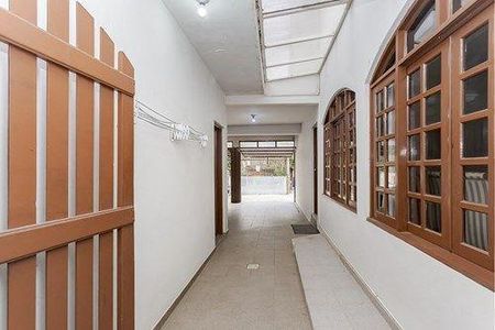 44_photo/94dce4e0f9.7dc29441a77b793f-ATLAS-3b6ad19c-e785-40ec-9838-63aa3867a4b7.jpg de casa à venda com 4 quartos, 298m² em Guabirotuba, Curitiba