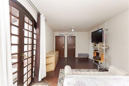 32_photo/94dce4e0f9.7dc29441a77b793f-ATLAS-a1314cc5-d1b4-44d9-b26b-11ee3efe3b6a.jpg de casa à venda com 4 quartos, 298m² em Guabirotuba, Curitiba