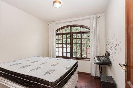 22_photo/94dce4e0f9.7dc29441a77b793f-ATLAS-d5c4b114-3b69-4e76-8756-8c7389b77d33.jpg de casa à venda com 4 quartos, 298m² em Guabirotuba, Curitiba